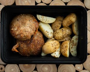 Beef burger with Potatoes